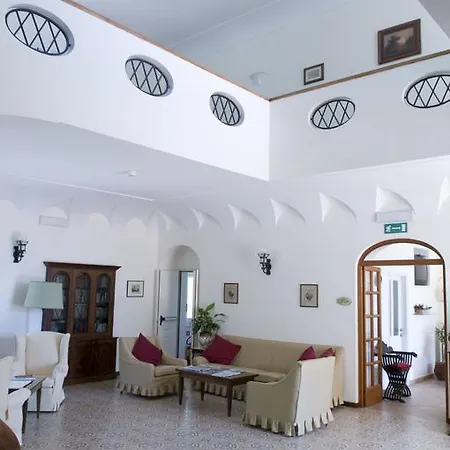 ホテル サラ カプリ