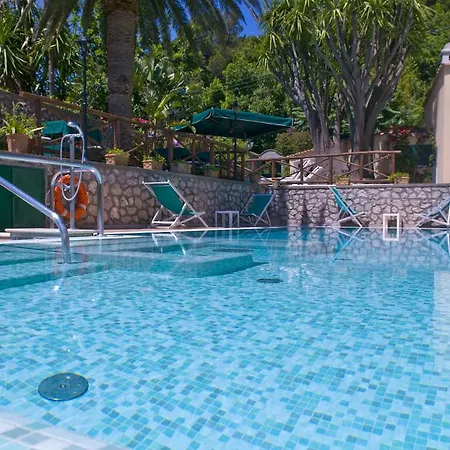 サラ ホテル カプリ