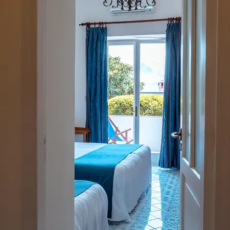 ホテル サラ カプリ