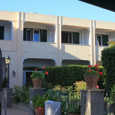 サラ ホテル カプリ