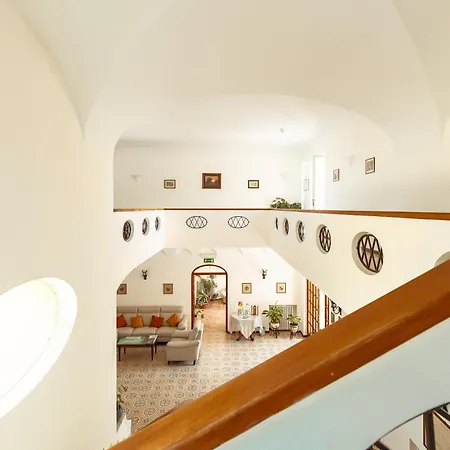 Sarah 4* Capri