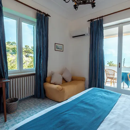 Sarah Hotel 4*
