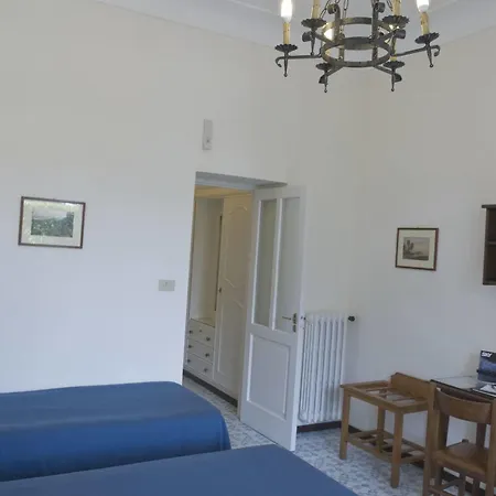 Sarah 4* Capri