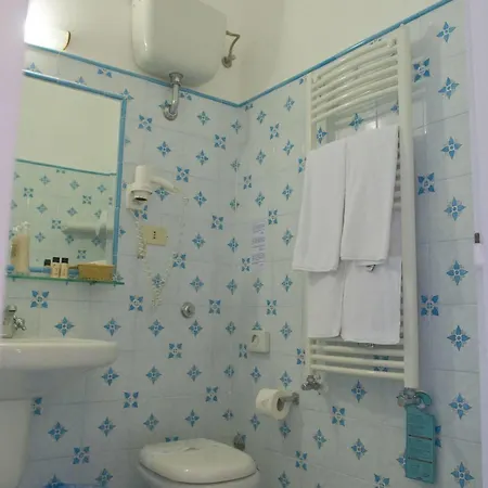 Sarah Hotel 4*