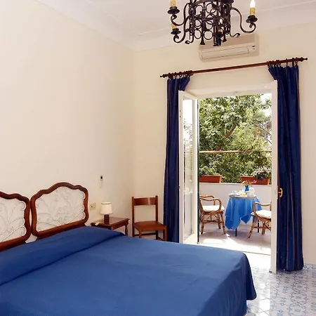 Hotel Sarah 4*