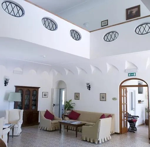 Отель Sarah Капри