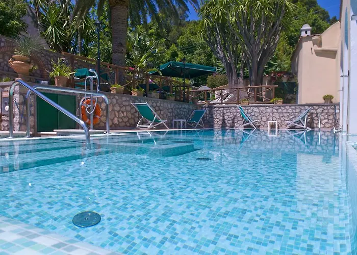 Sarah Отель Капри