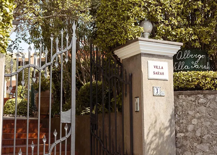 Sarah Отель Капри
