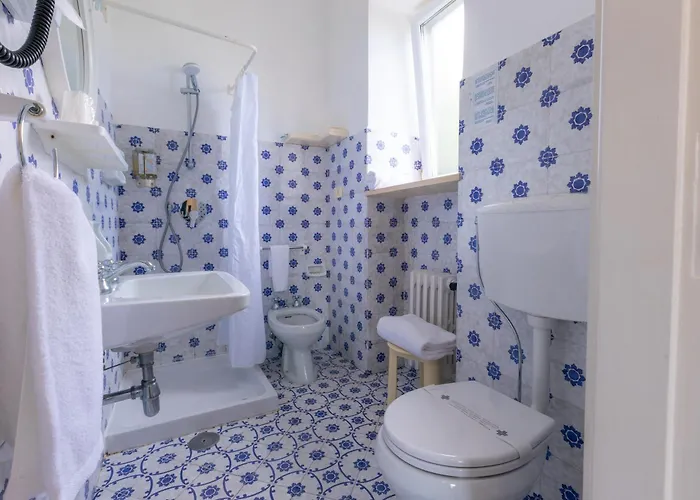 Отель Sarah Капри