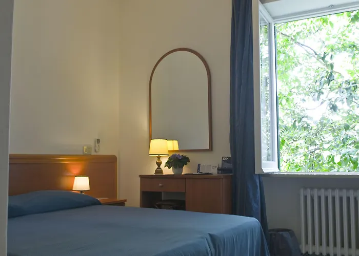 Sarah Отель Капри