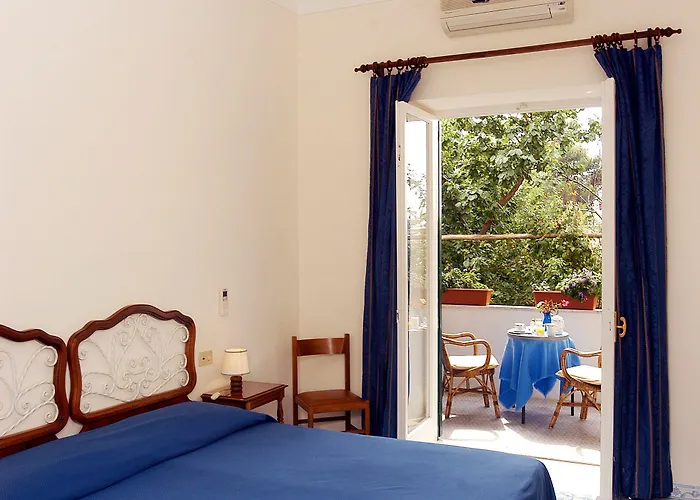 莎拉别墅酒店 酒店 4*