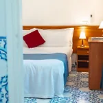Sarah Hotel