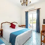 Sarah 4* Capri