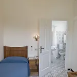 Sarah Hotel