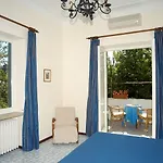 Sarah 4* Capri