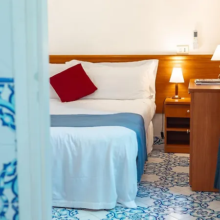 Sarah Hotel