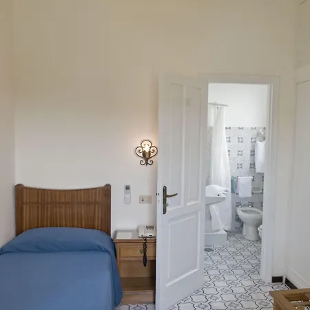 Sarah Hotel